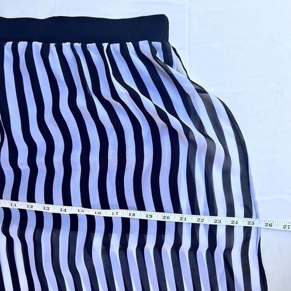 𝅺AMBIANCE Cover Up Skirt - Picture 14 of 15